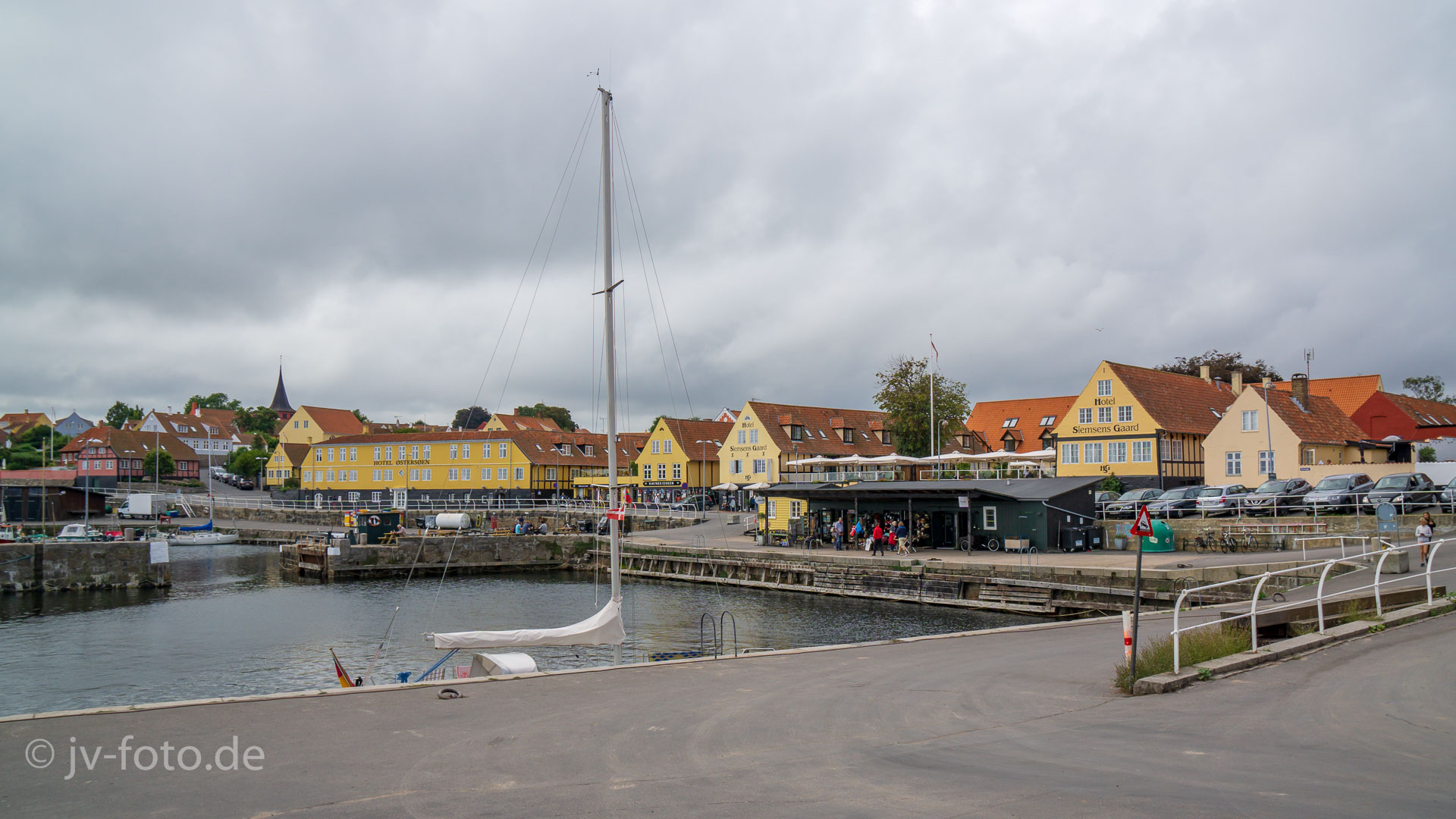 Am Hafen von Svaneke