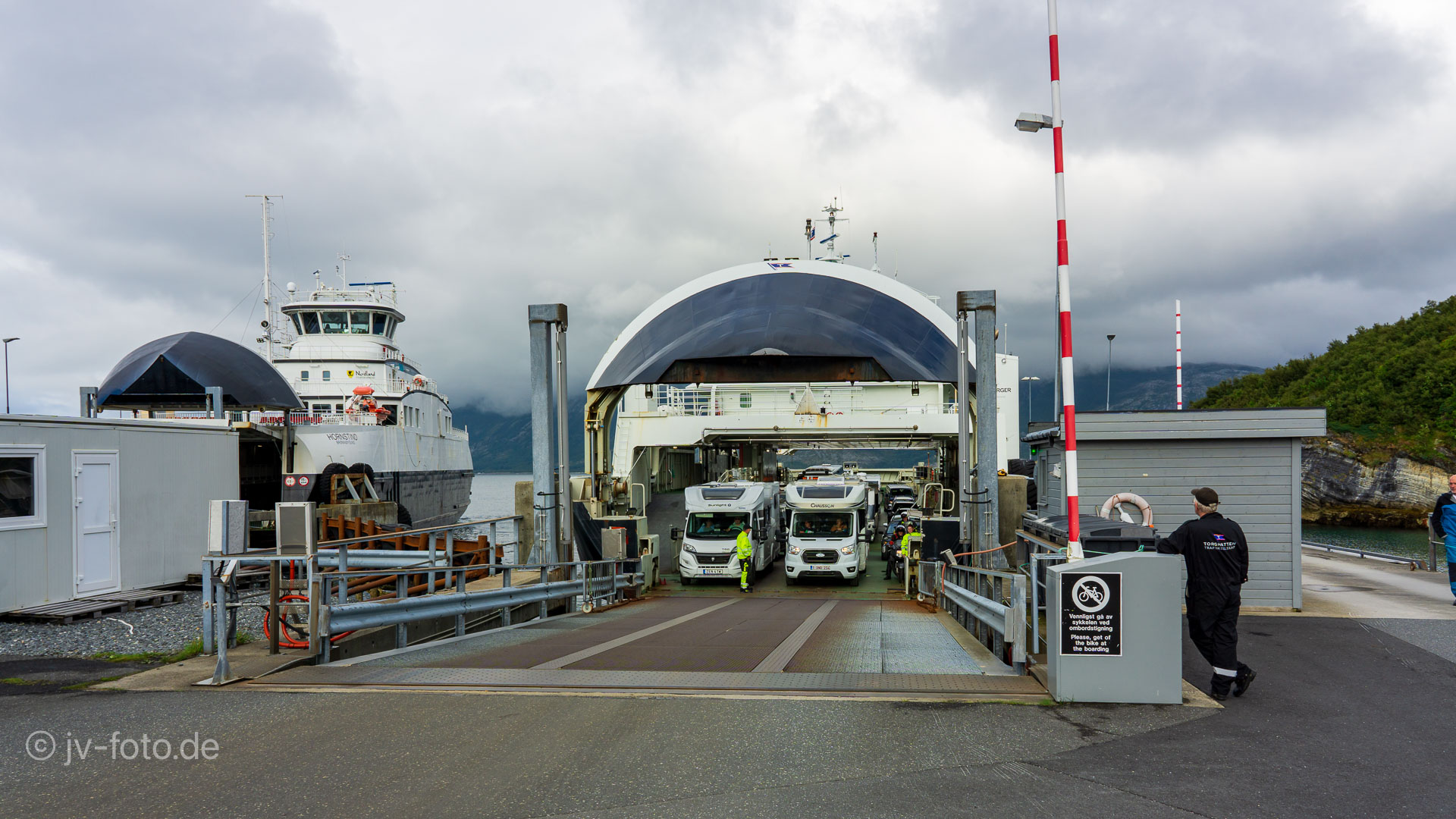 Fähre nach Andalsvagen