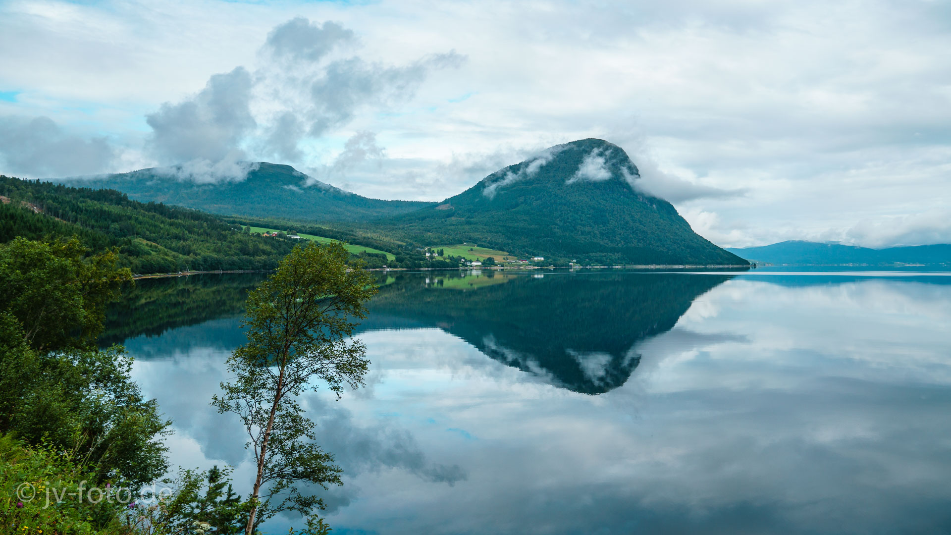 Am Ålvundfjord