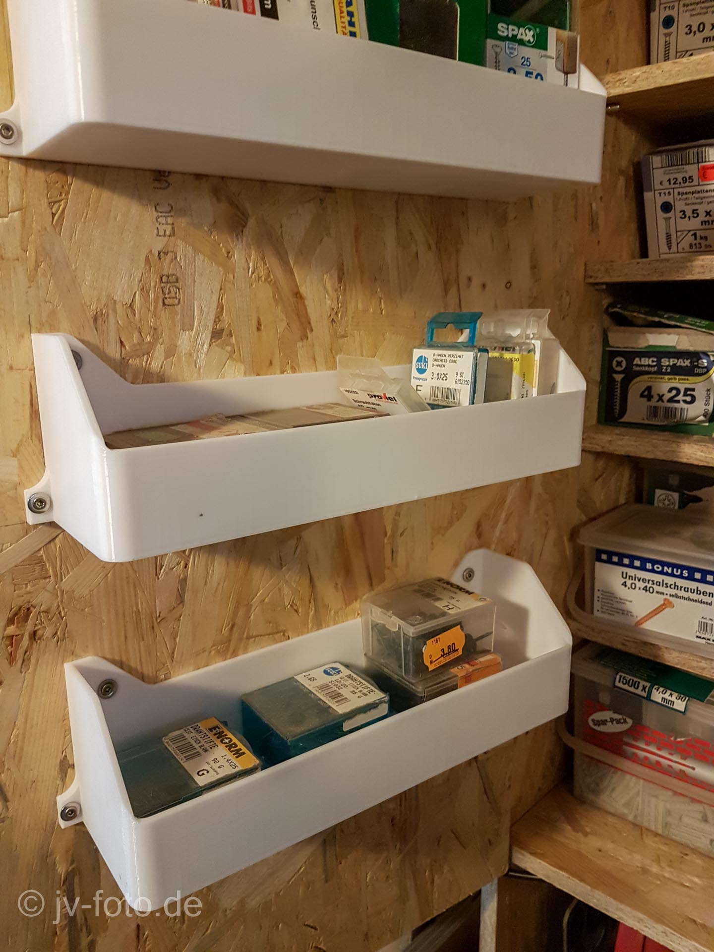 Schraubenschrank